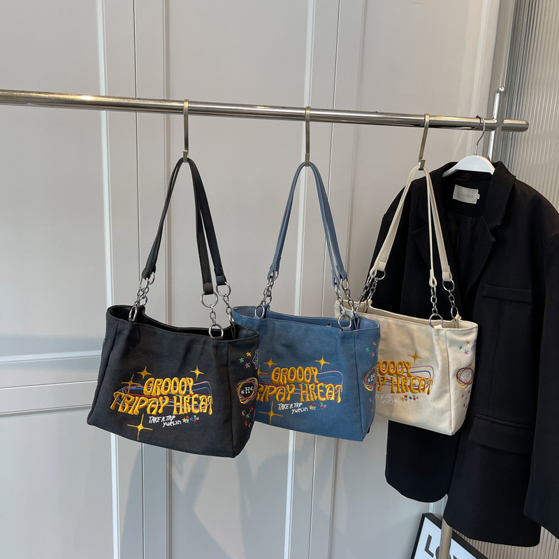 Borsa tote con grafica semplice ricamata, borsa a tracolla in tela con decorazioni in metallo di grande capacità, borsa per pendolari per tutti gli abbinamenti_voghion.com