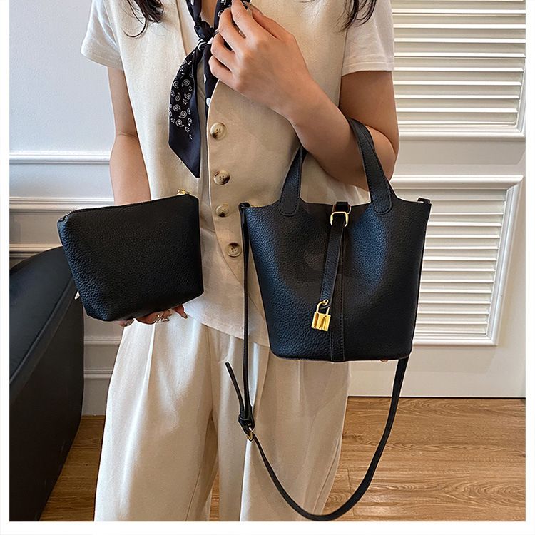 2025 New Fashion Handheld Basket Women's Bucket Trendy Crossbody Bag Simple Casual Large Capacity_voghion.com