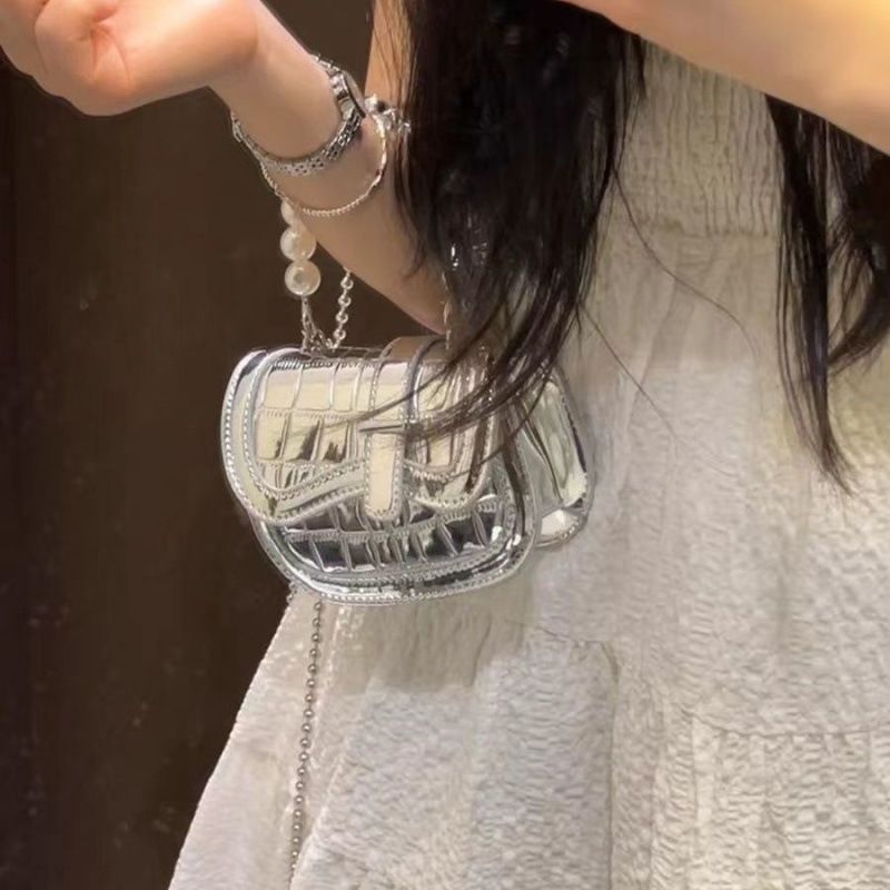 Mini sac à main argenté à bandoulière avec chaîne en perles, texture de niche haut de gamme pour filles, nouveau modèle 2025_voghion.com