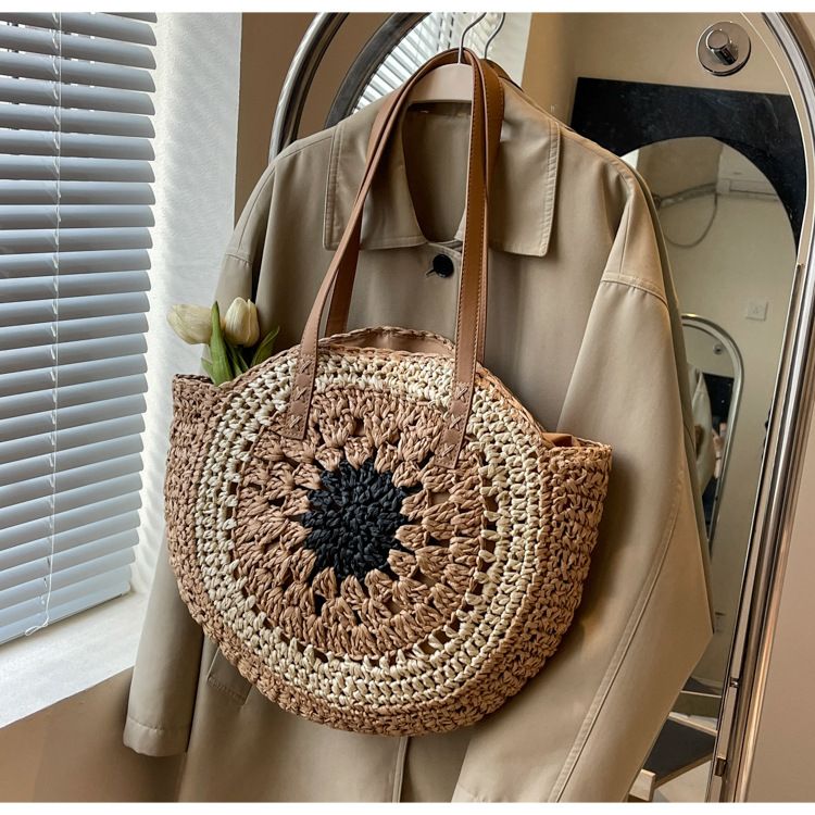 Bolso grande de paja con cremallera redonda para vacaciones en la playa con bloques de color de paja para mujer_voghion.com