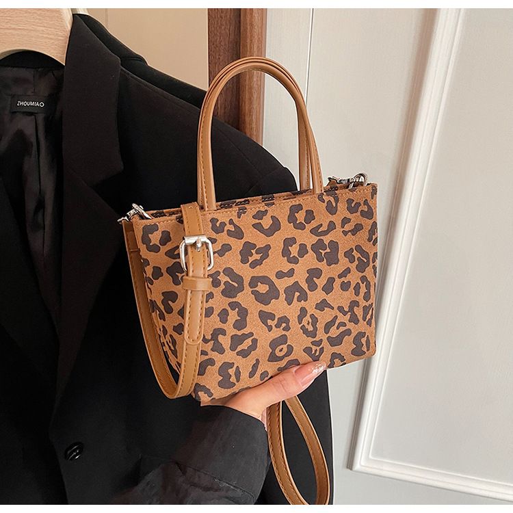 Advanced niche autumn/winter 2024 new trend leopard print crossbody for women, hand-held work bucket bag_voghion.com