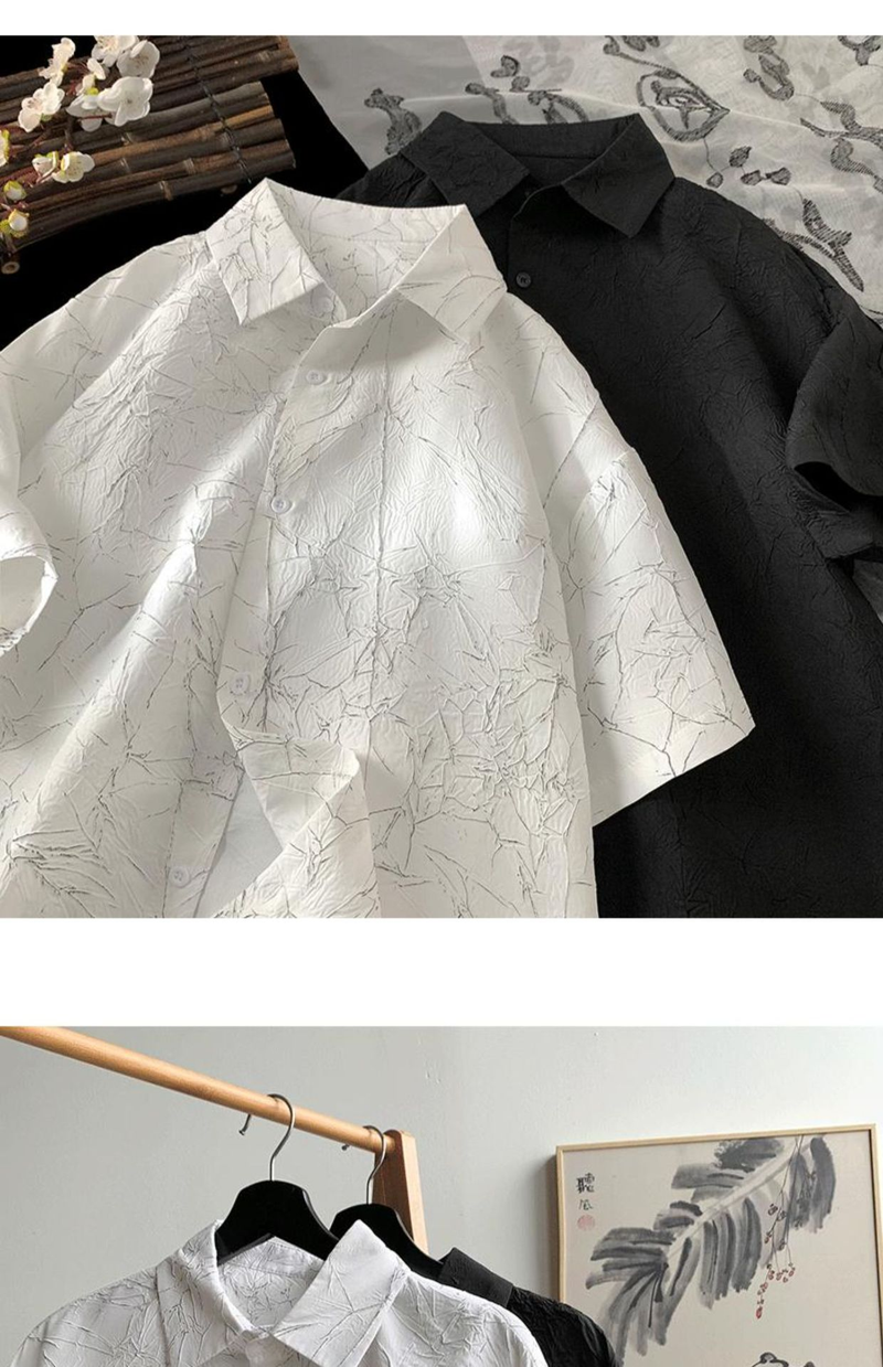 Camicia a maniche corte in seta ghiacciata plissettata per uomo in estate, un abito casual leggero, fresco, alla moda ed elegante con un design accattivante._voghion.com