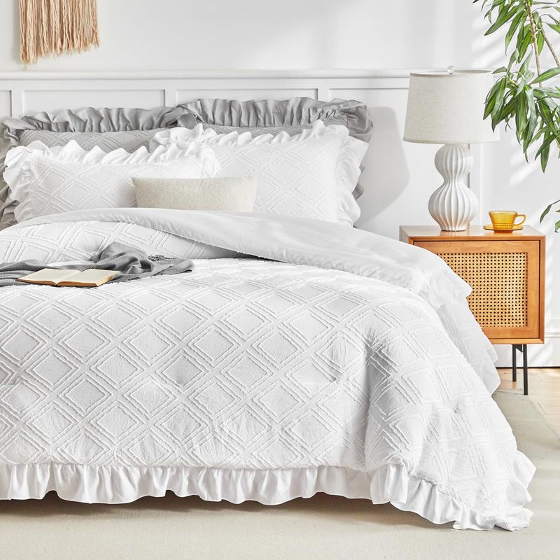 White Lace-Trimmed Diamond Tufted Bedding Set - Fluffy Polyester Quilted Comforter With Duvet Cover & Pillowcases - Elegant Home Decor_voghion.com