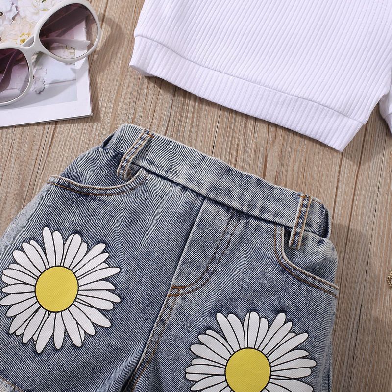 Børns ensfarvede stribet kortærmet top med diagonal skulder Lille Zou Chrysanthemum printet denim shorts med åben lomme_voghion.com