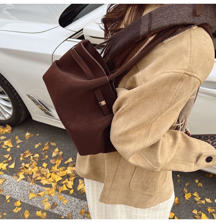 Borsa a secchiello in pelle scamosciata casual alla moda 2025, nuova borsa a tracolla grande e capiente per pendolari, borsa a mano in pelle nabuk_voghion.com