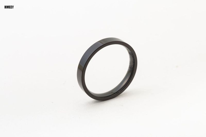 Anelli da uomo e da donna in acciaio inossidabile nero HMEEY da 4 mm, semplici e lisci, disponibili in magazzino, regali di compleanno_voghion.com