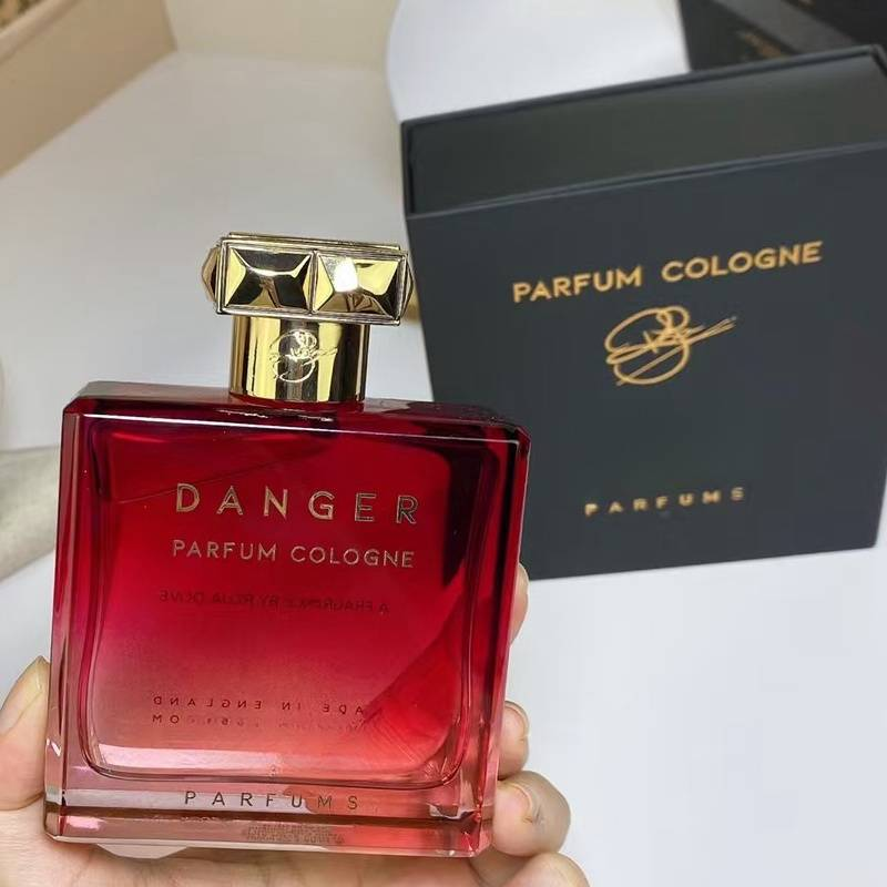 Σε προσφορά Charm Red Luxury Bottle Danger PARFUM Colore100ml Μακράς Διάρκειας Ανδρικό Άρωμα Patchouli Μασχάλης Premium Επιλογή Δώρου_voghion.com