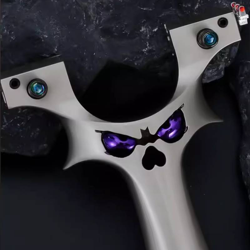 Aluminiumlegierungsschleuder, Silberne Little Devil-Schleuder, 11 x 9 x 4 cm, geeignet für Outdoor-Wettbewerbe, Fitness-Schießen, Jagen, Angeln und Spiele_voghion.com