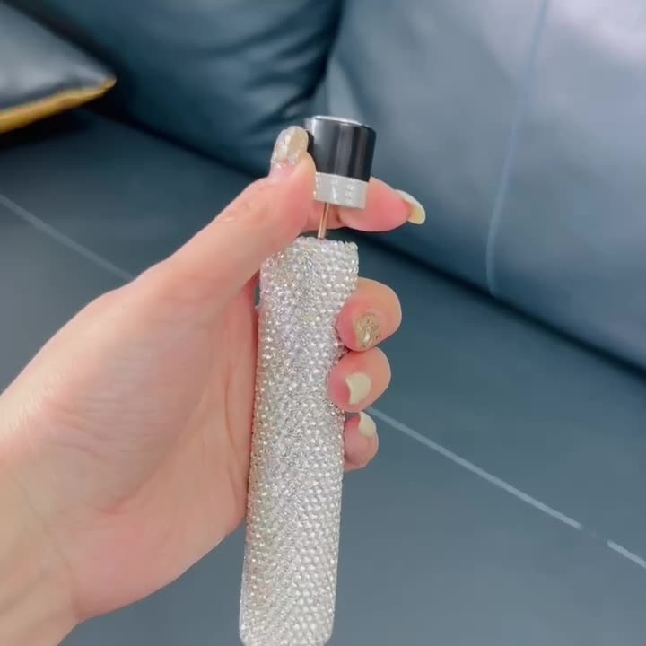 Organizer per auto in stile giapponese da 18 litri – Scatola portaoggetti compatta per oggetti essenziali del veicolo (elegante design con accenti di diamante XZ9409)_voghion.com