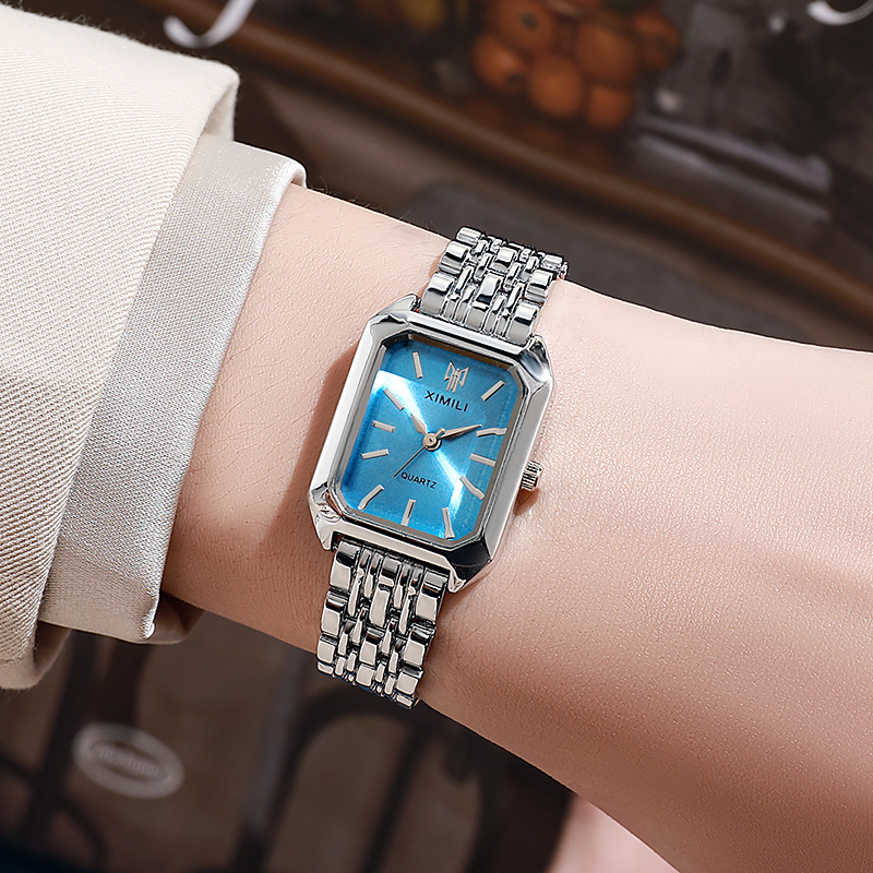 2024 nuovo orologio al quarzo quadrato semplice moda studentessa con cinturino in acciaio di lusso leggero_voghion.com