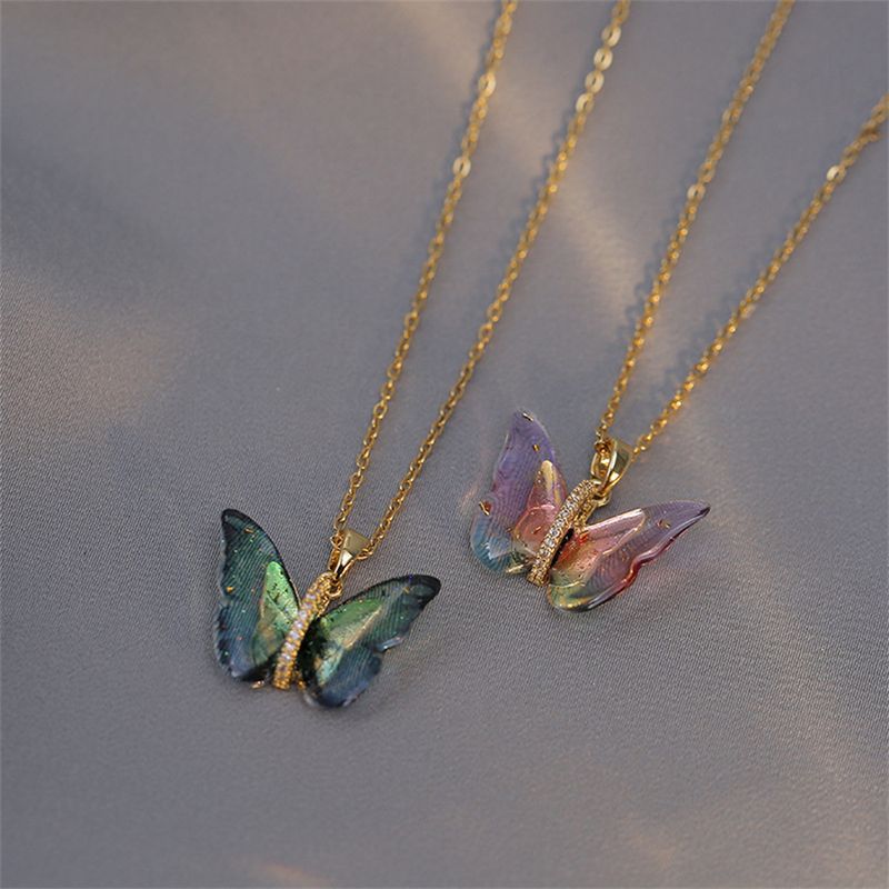 Vendita calda collana a forma di farfalla in stile coreano con colori sfumati per le donne, popolare ciondolo in cristallo di vetro, catena per clavicola_voghion.com
