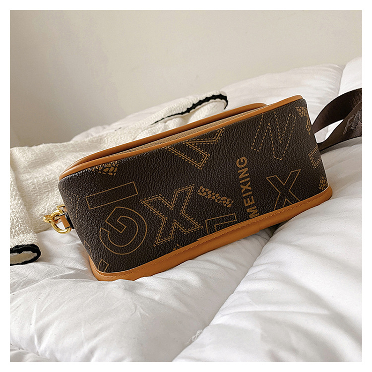 2023 spring new live broadcast good style high quality saddle bag retro presbyopic oblique high-quality one shoulder oblique women's bag_voghion.com