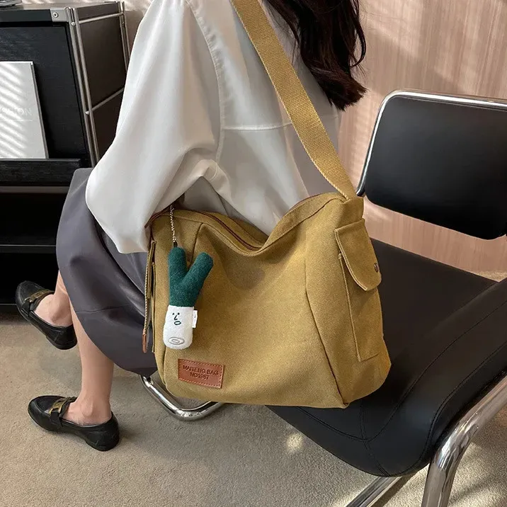 Bolsa transversal feminina de lona, estilo coreano, com alça média, modelo Y2K Harajuku Ita School Textile Stray (código 241007)._voghion.com