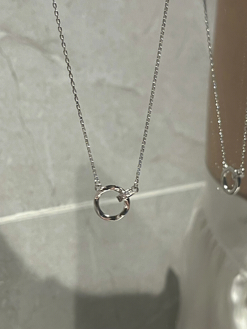Collier pendentif cercle, bijoux, breloque circulaire, collier géométrique_voghion.com