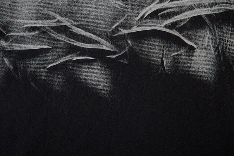 T-shirt hip-hop con orlo rovinato - T-shirt streetwear oversize con dettaglio a catena in metallo_voghion.com