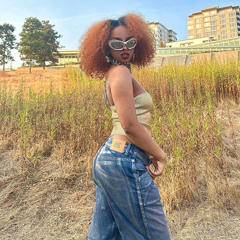 Vestito da festa beige in denim, aderente, largo, corto, con perline, a V, lungo, mini, autunno, con bottoni, cerniera, comodo e traspirante._voghion.com