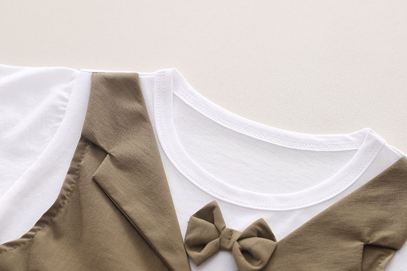 2024-es nyári egyszínű rövid ujjú öltöny új gyermekruházat hétköznapi fiú rövidnadrág szett szép ruhák_voghion.com