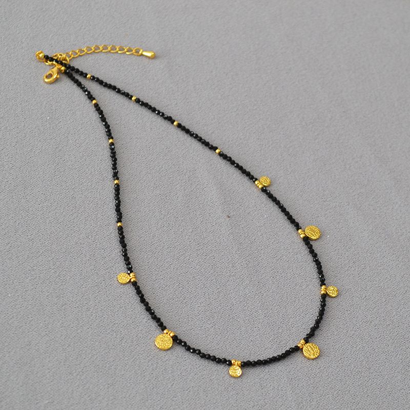 Piccolo ciondolo a forma di moneta d'oro con perline di turchese e lapislazzuli, temperamento semplice, collana raffinata, catena per clavicola_voghion.com