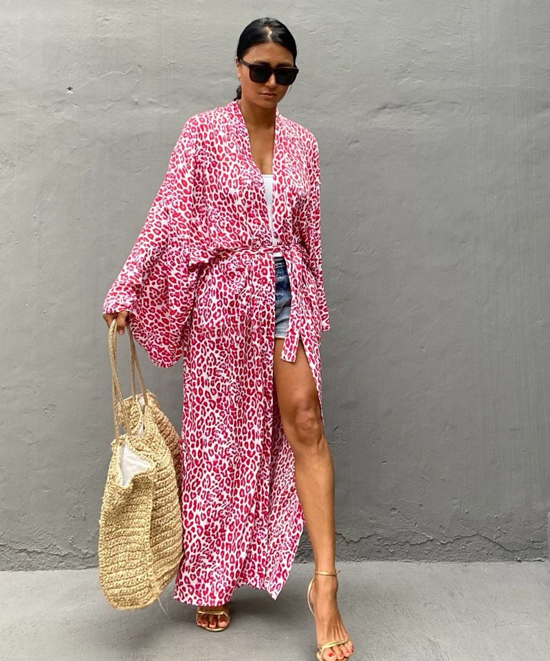 Leichtes Strandkleid aus Baumwolle für Damen – Sonnenschutz-Kimono mit Blumendruck, Bikini-Wickeltuch, Bademoden-Überzug für den Urlaub_voghion.com