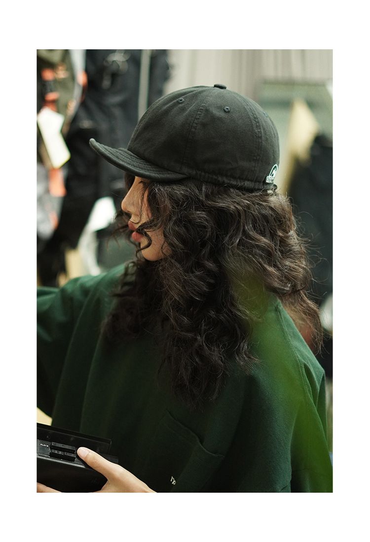 Nuovo cappello a tesa corta con coulisse e lingua d'anatra, versatile per uomini e donne, cappello retrò con parasole e protezione solare, cappello da baseball con parte superiore morbida di marca alla moda_voghion.com