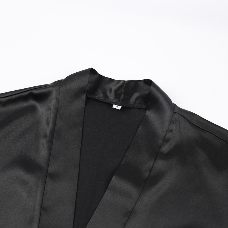 Weißes, leichtes, luxuriöses und bequemes Langarm-Nachthemd aus Satin mit Federn, modisch, exklusiv für Damen zu Hause_voghion.com