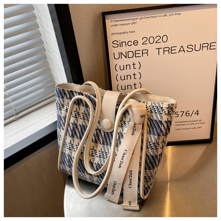 Borse autunnali e invernali Borsa da donna di grande capacità 2023 Nuova borsa a tracolla in tela premium versatile alla moda Borsa a tracolla per pendolari_voghion.com