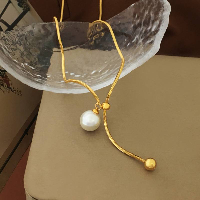 Collana da donna realizzata in vero oro 24 carati galvanizzato con rame e perle naturali_voghion.com