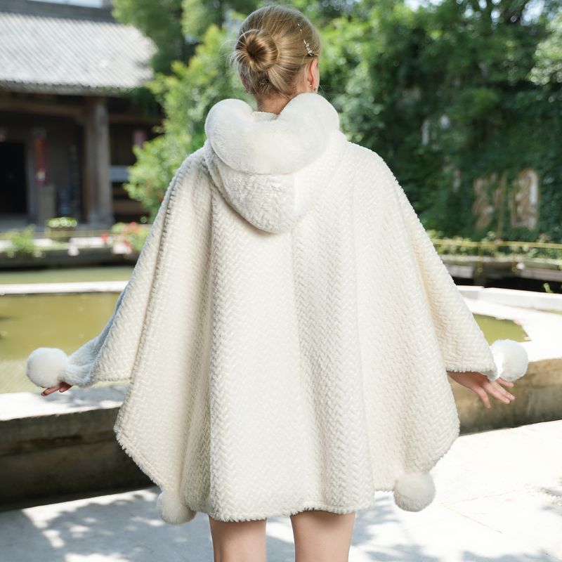Neue vielseitige Cape-Schal-Kollektion Herbst/Winter 2025 für Mädchen, warm mit Fleecefutter, verdickter Pelzkragen, Cheongsam_voghion.com