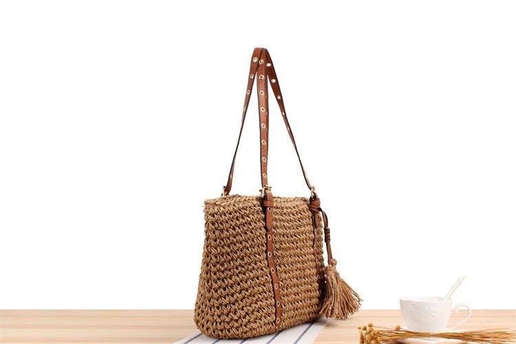 Borsa a tracolla singola in paglia con frange in corda di carta Borsa intrecciata a mano all'uncinetto Borsa da spiaggia alla moda per donna_voghion.com