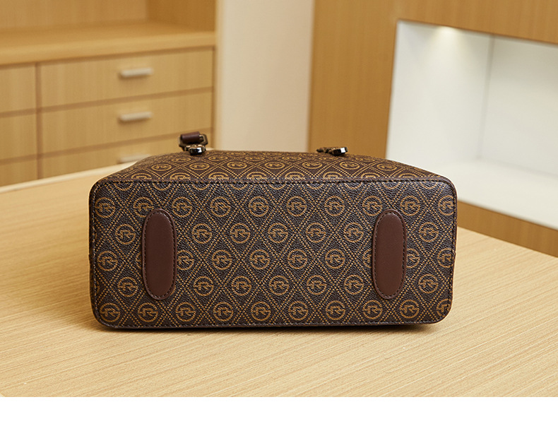 Bolso de mano clásico y elegante para mujer, novedad de 2024, bolso de mano ligero de lujo de gran capacidad, bolso de viaje informal y versátil_voghion.com