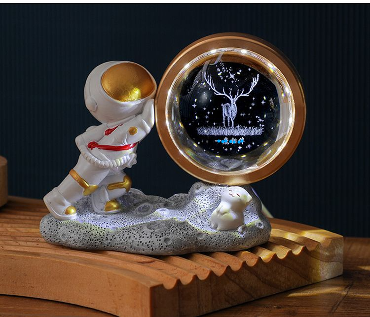 Valoisa työpöydän koriste, astronauttikristallipallo, pieni yövalo, huoneen sisustus, syntymäpäivälahja pojille_voghion.com