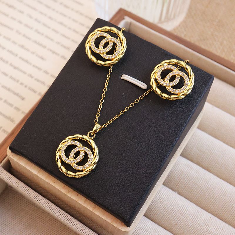 Set di orecchini con collana e anello doppio in acciaio al titanio, elegante e di alta qualità, in stile coreano, versatili e alla moda, con diamanti sulla clavicola_voghion.com