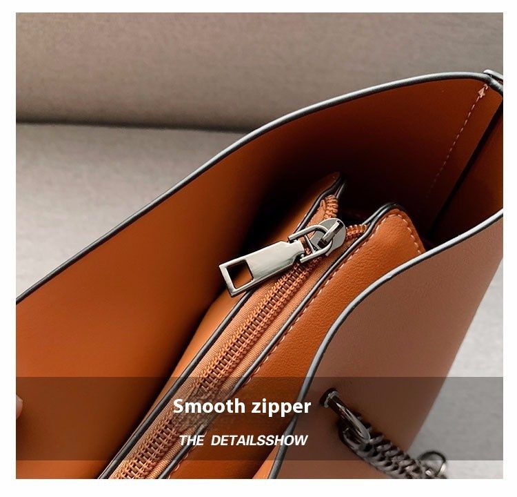 2024 Winter New Women's Bag Retro Tote Bag Simple Style Large Capacity Handheld Shoulder Bag_voghion.com