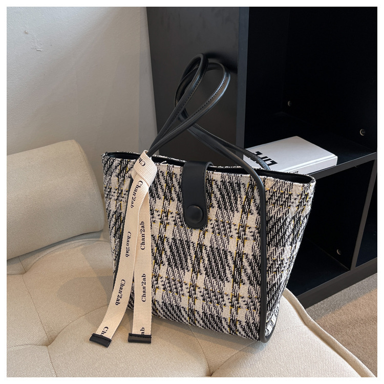 Borse autunnali e invernali Borsa da donna di grande capacità 2023 Nuova borsa a tracolla in tela premium versatile alla moda Borsa a tracolla per pendolari_voghion.com