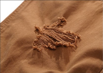 Lösa raka arbetskläderstrend för män i ett stycke med slitna retro-casual-jeans_voghion.com