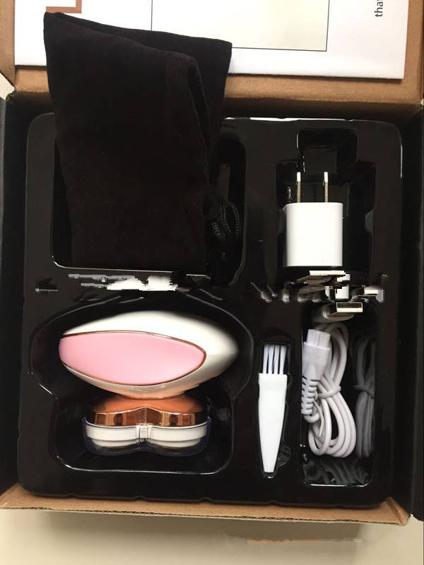 Rasoio per la depilazione USB 4 in 1 per donne e uomini - Rifinitore per peli del corpo indolore per gambe, braccia, ascelle e zona bikini - Impermeabile e ricaricabile_voghion.com
