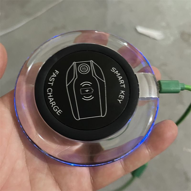 Only 11.8 Packs Bare Clothes Are Treated As Waste Products Blu-ray Compatible Stable 5v2a 10W (Max) Wireless Charger_voghion.com