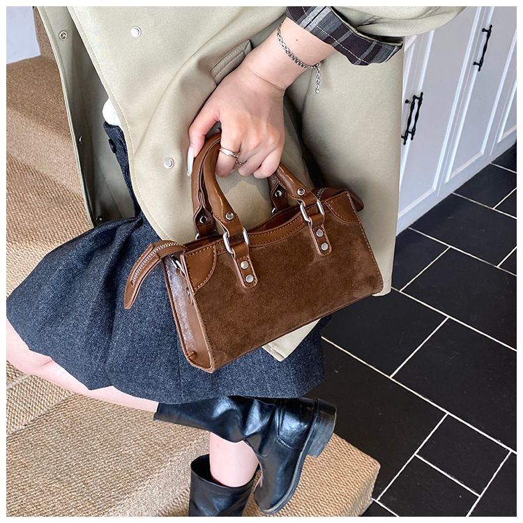 Borsa a mano in pelle scamosciata minimalista per le donne, nuova moda 2025, piccola, quadrata, versatile, a tracolla, per telefono_voghion.com