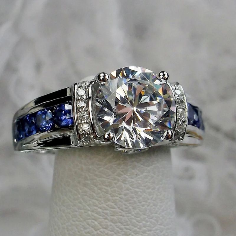 Anello con zirconi geometrici alla moda Rixing di Cao Shi per uomo e donna. Anello con proposta di temperamento alla moda_voghion.com