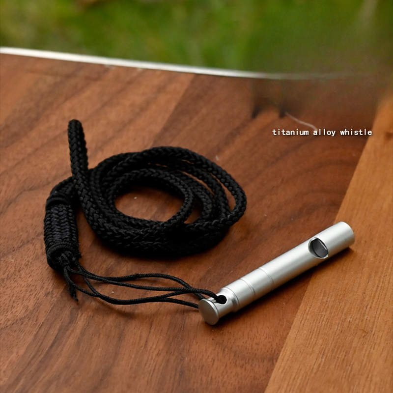 Sifflet de survie en alliage de titane, équipement de camping portable, haute fréquence, pour escalade, entraînement d'urgence, compétition_voghion.com