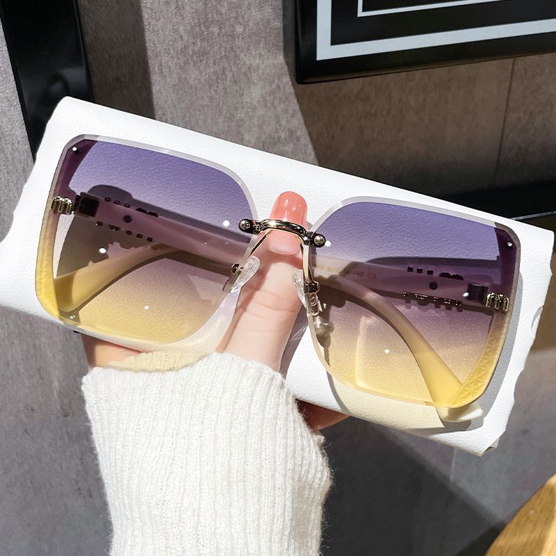 2025 Neue Mode Topaktueller Halbrahmen Hochwertiger Trend Einfache Sonnenbrille Für Frauen Feiner Glitzer_voghion.com