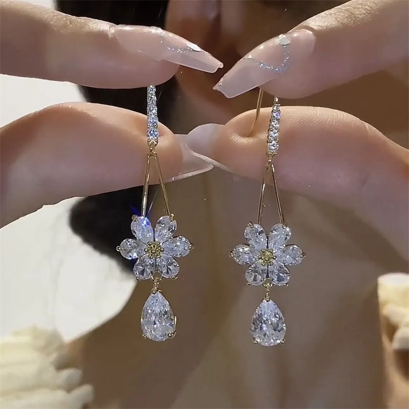 Nuovi orecchini e orecchini da donna con diamanti ad acqua di alta qualità, stile lungo, con grande viso, dal temperamento sottile e alla moda, leggeri e di lusso_voghion.com