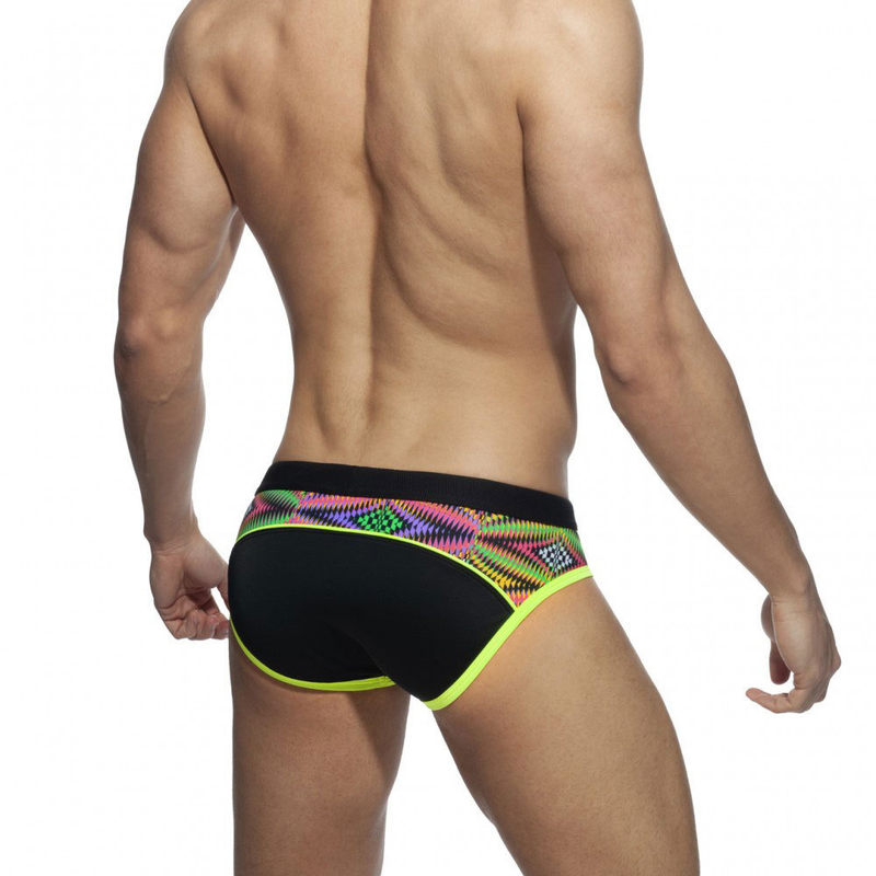 UXH Men's Ethnic Style Colorful Patchwork Printed Triangle Swim Trunks Sexy Close-fitting Elastic Beach Briefs_voghion.com