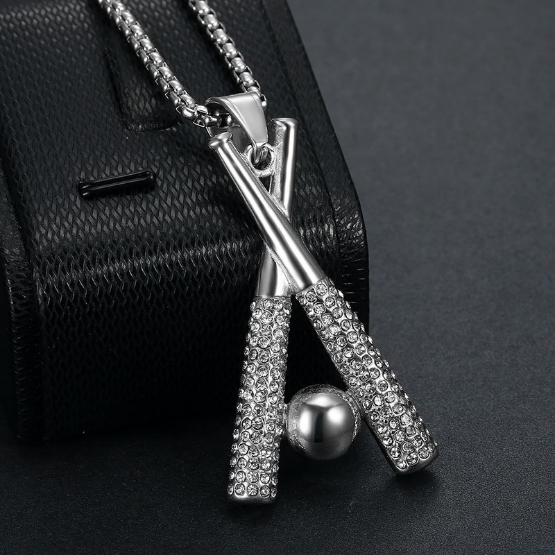 Collier créatif hip-hop en acier inoxydable avec pendentif batte de baseball et diamants_voghion.com