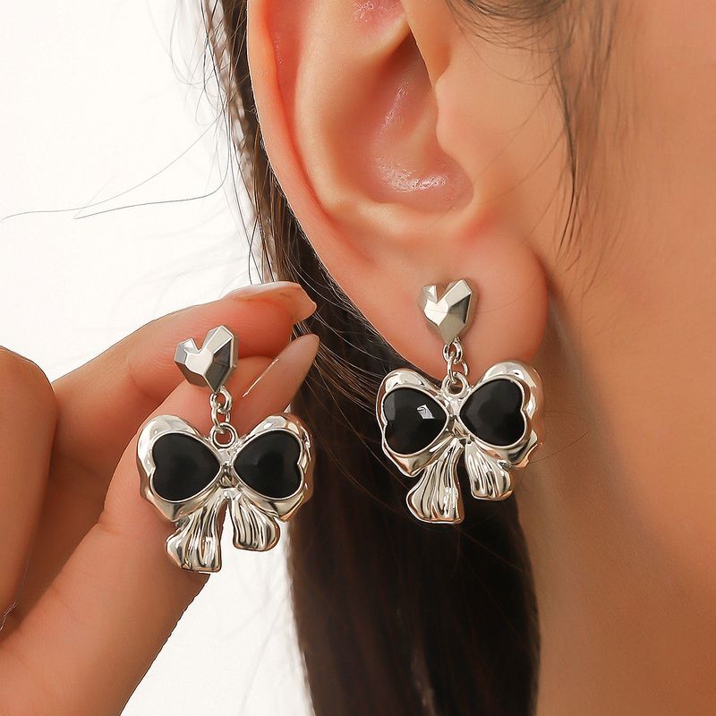 orecchini teschio scuro per donna vendita calda orecchini in lega di diamanti zucca ragno set di orecchini di Halloween_voghion.com