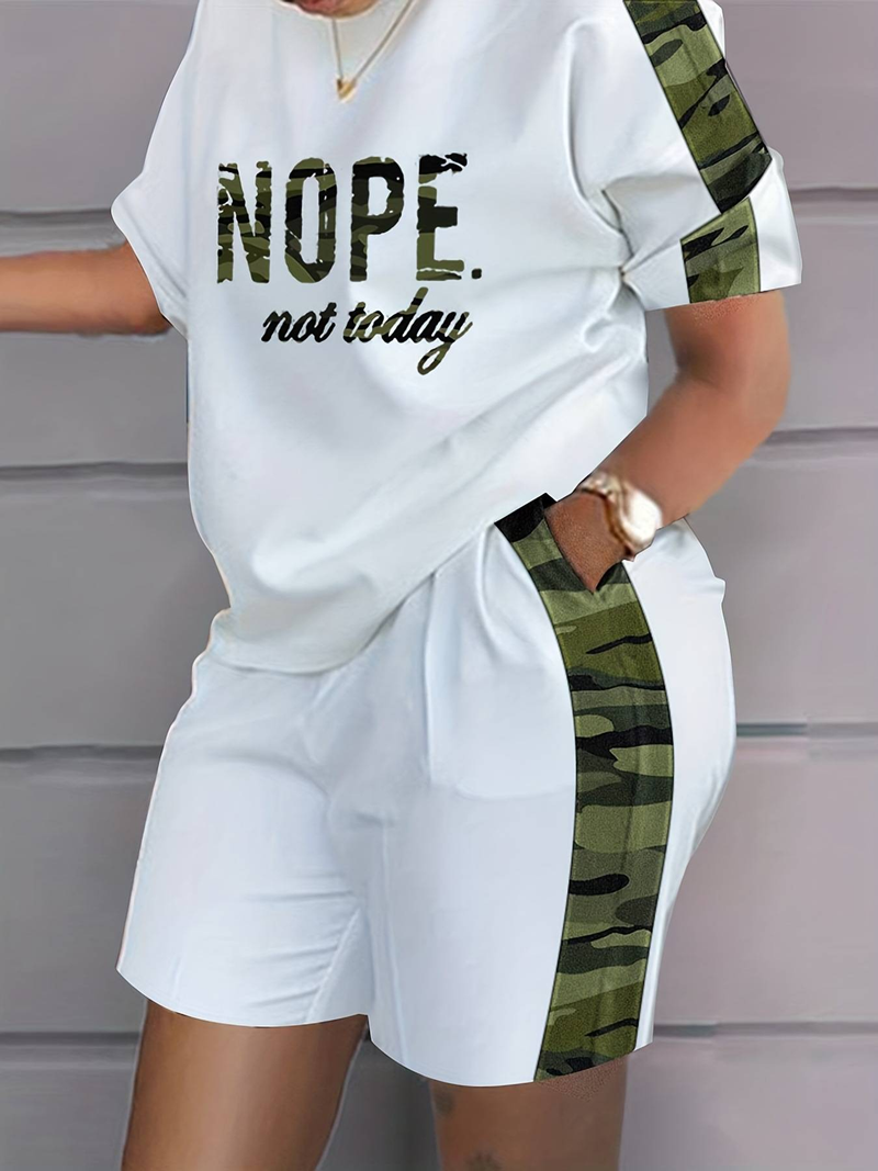 Plus Size Outfits Two Piece Set, Women's Plus Letter Print Contrast Panel Short Sleeve Tee & Shorts Outfits 2 Piece Set_voghion.com