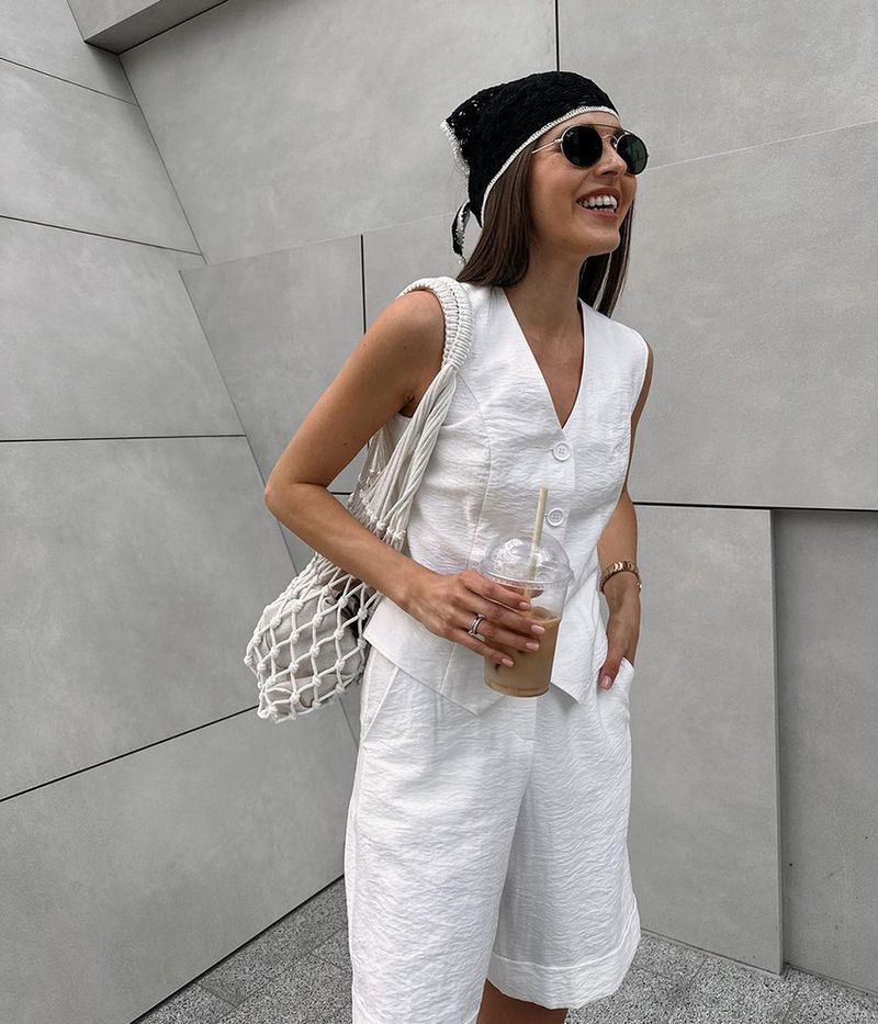 Ropa de mujer de verano, combina con todo, sencillo, sin mangas, cuello en V, chaleco, pantalones cortos, traje de dos piezas, traje informal de moda blanco_voghion.com