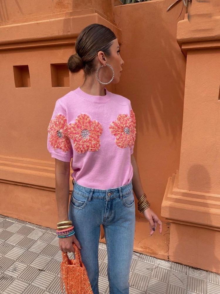 Abbigliamento donna Maglione girocollo a maniche corte con fiori a contrasto di colore rosa dolce_voghion.com