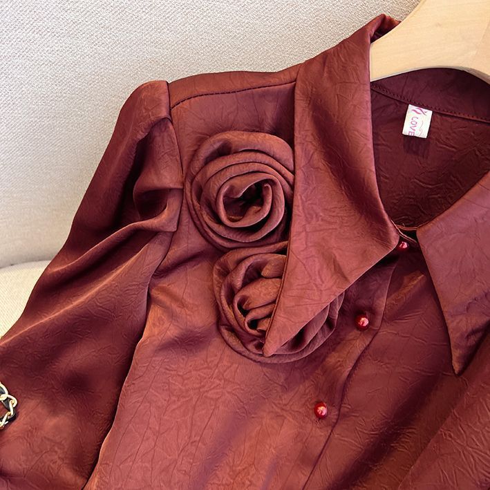 Camicetta floreale con collo alto e maniche a sbuffo – Elegante camicia in raso French Chic da donna, leggera camicetta a maniche lunghe con apertura frontale (rosso, marrone, nero)_voghion.com
