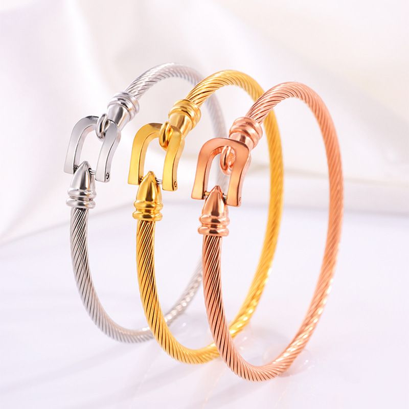Unisex-Armband aus Titanstahl, elastisches Armband mit Hufeisenschnalle für Mädchen, High-End-Persönlichkeit, einfaches, nicht verblassendes, exquisites Armband für Freundinnen_voghion.com